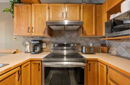 East Kootenay Apartment | Slalom Spirit | Ski-In/Out | Steps from Toby Chair