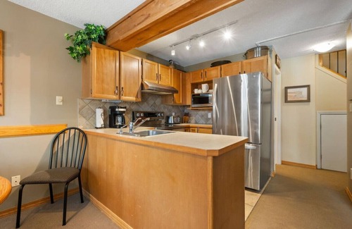 East Kootenay Apartment | Slalom Spirit | Ski-In/Out | Steps from Toby Chair