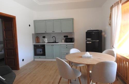 Kricen Apartment | Slaměný dvůr