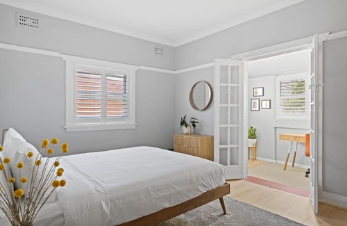 North Bondi Apartment | 'Slate Serenade' A Cosy Bondi Beachside Getaway