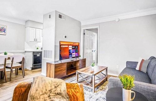 Brentwood Apartment | Sleek 1BD Retreat Only 10 Minutes to Downtown Austin