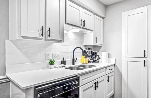 Brentwood Apartment | Sleek 1BD Retreat Only 10 Minutes to Downtown Austin