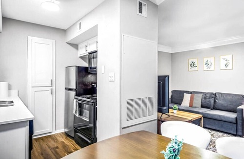 Brentwood Apartment | Sleek 1BD Retreat Only 10 Minutes to Downtown Austin