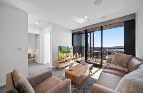 Belconnen Apartment | Sleek 2-Bed Apartment with Rooftop Garden Access