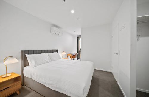 Belconnen Apartment | Sleek 2-Bed Apartment with Rooftop Garden Access