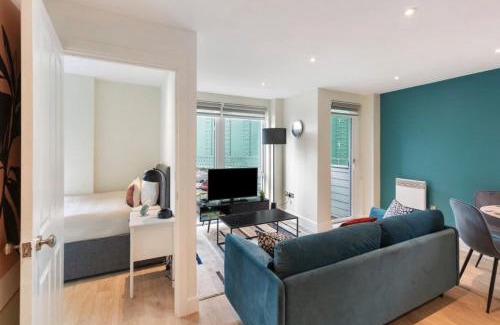 Elephant and Castle Apartment | Sleek and Modern 2-BR 1 mile to Borough Market