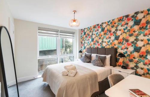 Elephant and Castle Apartment | Sleek and Modern 2-BR 1 mile to Borough Market