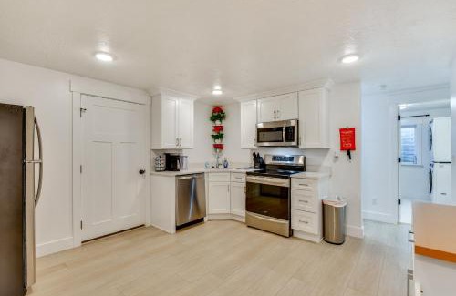 Morgan Apartment | Sleek and Modern Morgan Abode Great for Families!