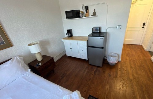 Rampart Village Apartment | Sleek and Sophisticated: Trendy Apartments DTLA!