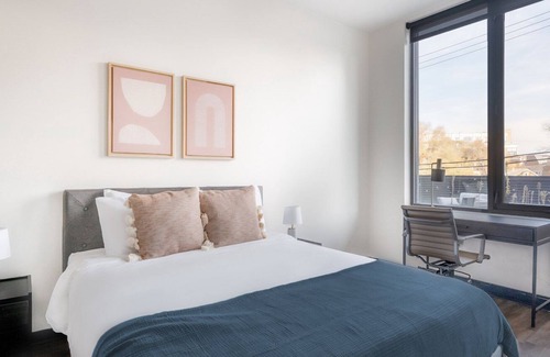 Wicker Park Apartment | Sleek Bucktown 1BR w/ Roof & BBQ, nr Blue Line, by Blueground