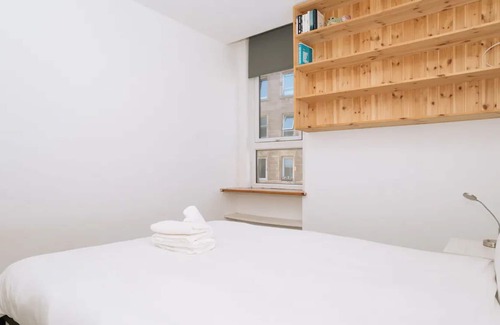 Merchiston Apartment | Sleek & Central 2BD Flat - Haymarket