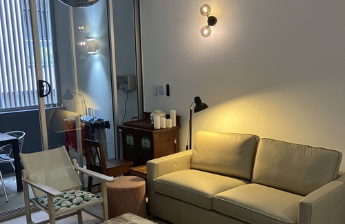 Kings Cross Apartment | Sleek City Pad Close to the Action & Transport