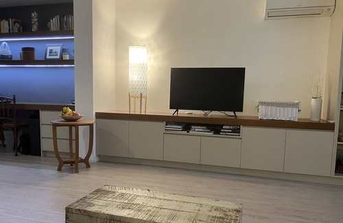Kings Cross Apartment | Sleek City Pad Close to the Action & Transport