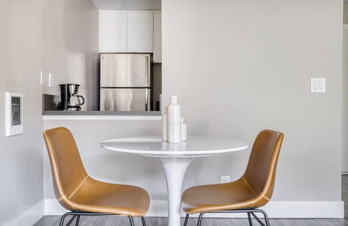 Foster City Apartment | Sleek Foster City 1BR w/Gym & W/D, walk to Visa & Paypal, by Blueground