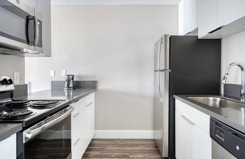 Foster City Apartment | Sleek Foster City 1BR w/Gym & W/D, walk to Visa & Paypal, by Blueground