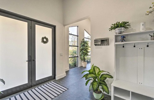 Port Charlotte House | Sleek Home with Kayak about 4 Mi to Harbor!