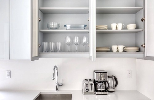 Hunters Point Apartment | Sleek LIC 1BR w/Gym, Doorman, Elevator & Private Balcony, by Blueground
