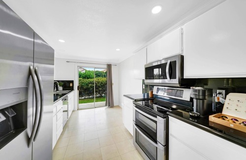 Monarch Beach Condo | Sleek & Modern! Ocean Views! Walk to Beach! Pool & Patio! STR23-0052