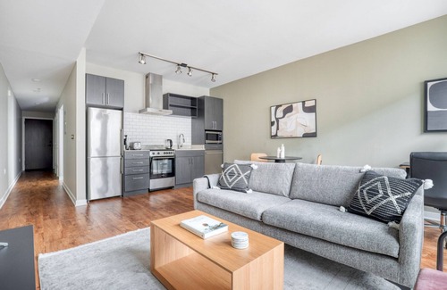 Mount Vernon Triangle Apartment | Sleek Mount Vernon 1BR w/Gym, Roof & W/D, near Metro, by Blueground