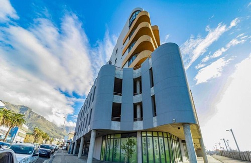 Cape Town Apartment | Sleek Sanctuary in the Sky