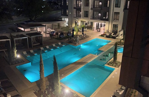 North Burnet Apartment | Sleek & Serene 1BR Retreat – Minutes from Everything