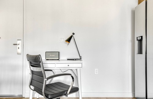 Silver Lake Apartment | Sleek Silverlake 1BR w/W/D & Roof, nr 5 & 10 freeways, by Blueground
