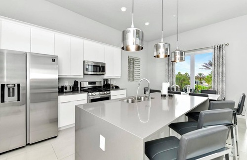 Reunion Hotel | Sleek Two Story Condo near Disney with Resort & Waterpark Access - B27-214