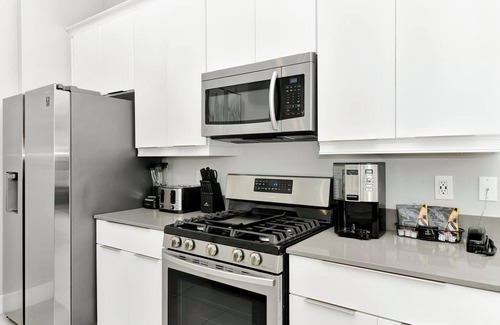 Reunion Hotel | Sleek Two Story Condo near Disney with Resort & Waterpark Access - B27-214
