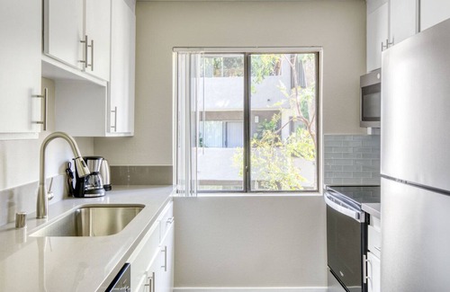 Warner Center Apartment | Sleek Woodland Hills 2BR w/ Pool & Gym, near Warner Center, by Blueground