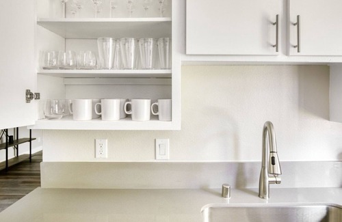 Warner Center Apartment | Sleek Woodland Hills 2BR w/ Pool & Gym, near Warner Center, by Blueground