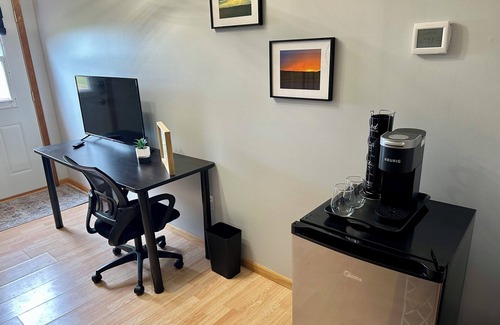 Chillicothe House | Sleep 6+ adults, new 2 Br 1 Ba adjacent to Bell Manor. Cleaning fees included!