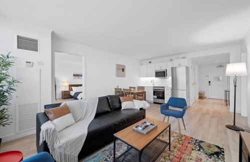 Atlantic City Apartment | Sleep 6 Bold 1BR 2BA Beachfront Cozysuites