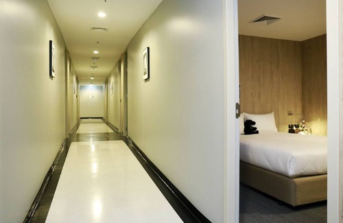 Don Muang Hotel | Sleep Box by Miracle
