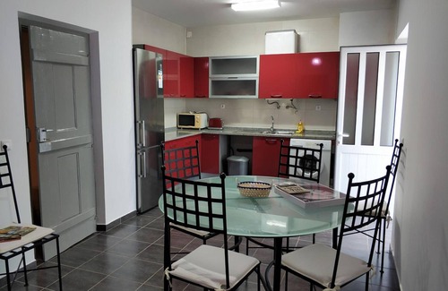 Faro House | Sleep & Go Faro Airport Guest House