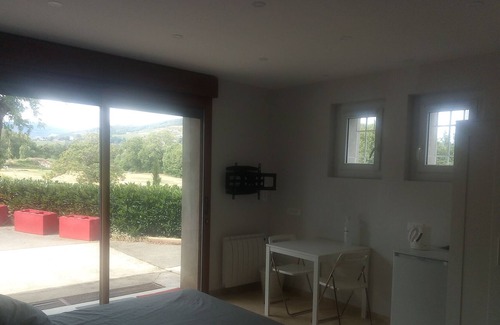 Quincie-en-Beaujolais House | Sleep in Beaujolais - Brouilly family cottage