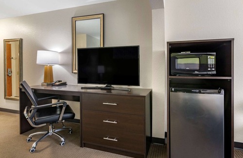 Brunswick Hotel | Sleep Inn And Suites Brunswick