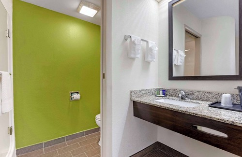 Greenville - Spartanburg Hotel | Sleep Inn at Greenville Convention Cente