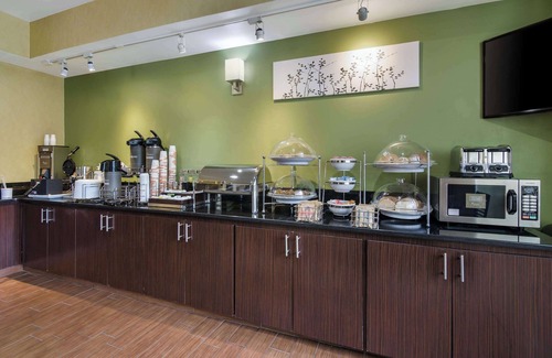 Williamsburg Square Hotel | Sleep Inn Hanes Mall