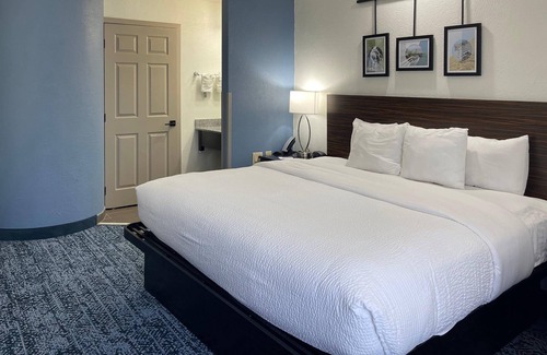 Williamsburg Square Hotel | Sleep Inn Hanes Mall