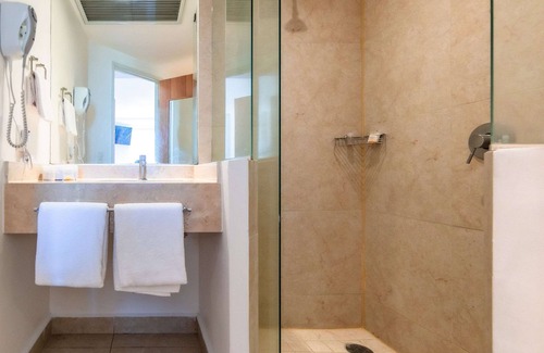 Leon Hotel | Sleep Inn Leon Antares