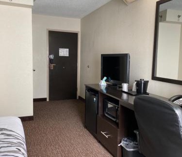 Prestonia Hotel | Sleep Inn Louisville Airport & Expo