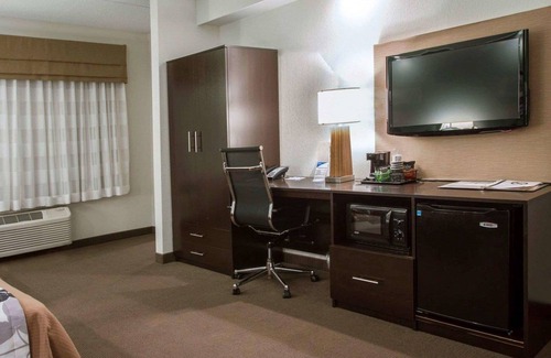Cheektowaga Hotel | Sleep Inn & Suites Buffalo Airport