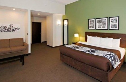 Downtown Baltimore Hotel | Sleep Inn & Suites Downtown Inner Harbor