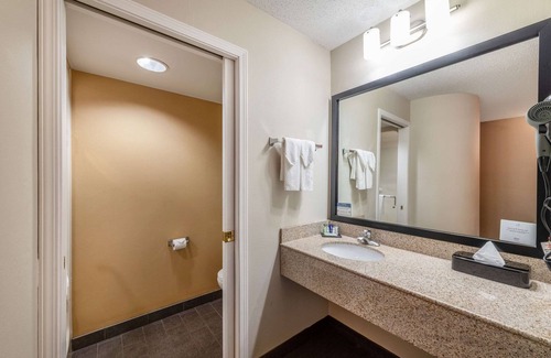 De Pere Hotel | Sleep Inn & Suites Green Bay South