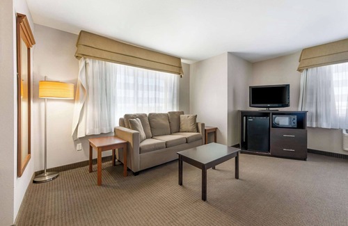 Hays Hotel | Sleep Inn & Suites Hays I-70