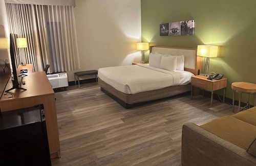 Memphis Hotel | Sleep Inn & Suites Memphis Southeast