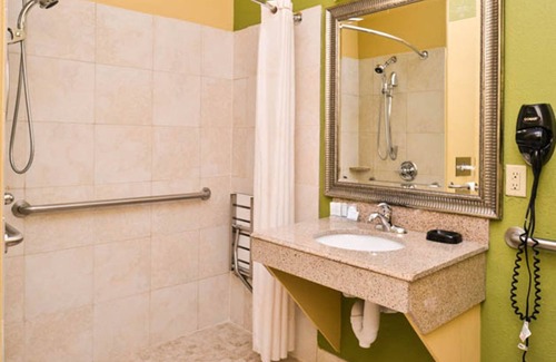 Greater Heights Hotel | Sleep Inn & Suites Near Downtown North