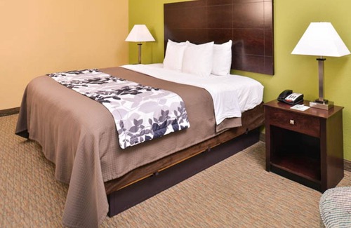 Greater Heights Hotel | Sleep Inn & Suites Near Downtown North