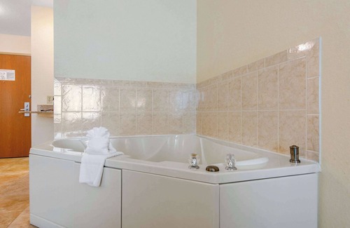 Port Charlotte - Charlotte Harbor Hotel | Sleep Inn & Suites Port Charlotte - Punta Gorda