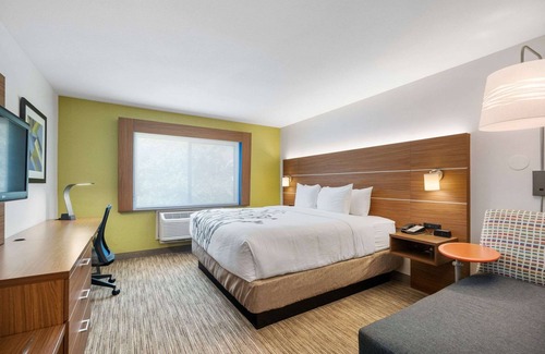 Tempe Hotel | Sleep Inn & Suites Tempe ASU Campus